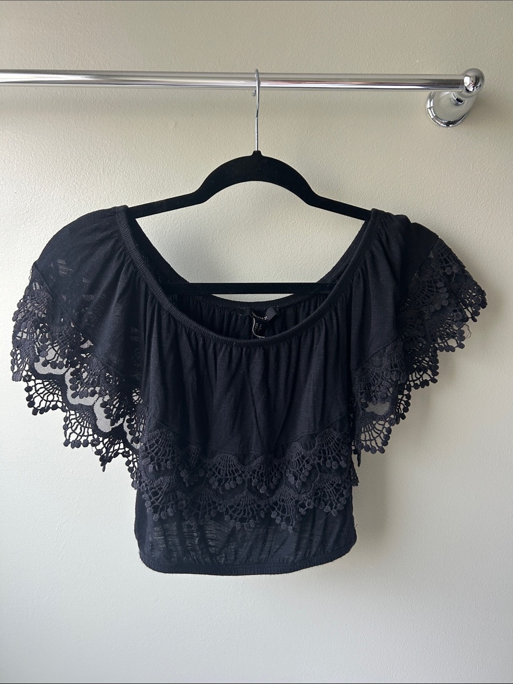 Forever 21 Black Lace-Trim Off-Shoulder Crop Top